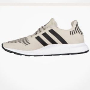 "SOLD" Men's Adidas Swift run size US 10  1/2